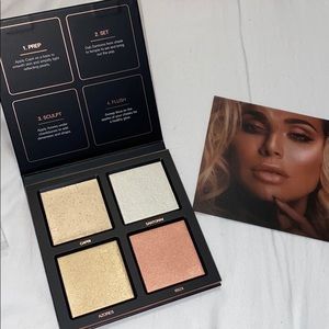 Huda Beauty - 3D highlighter palette